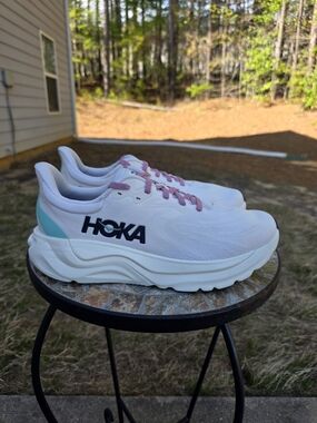 Hoka Arahi 8 1168691 RCRM Rose Cream Running Shoes Sneaker Women Sz 10 B Worn 1x